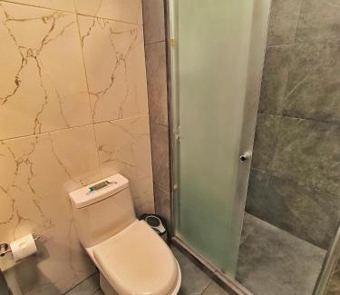 Quito Apartment | Udla Apartamento para 6 personas frente al Mall Riocentro