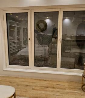 Obersendling Apartment | UG Neubau City Wohnung - Pool, Gym, Sauna, zweites Bad extra buchbar