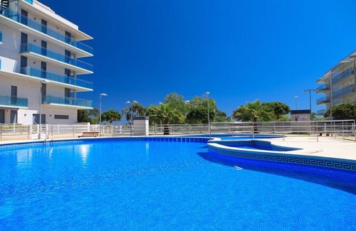 Cambrils Apartment | UHC Mar Augusta Family Complex