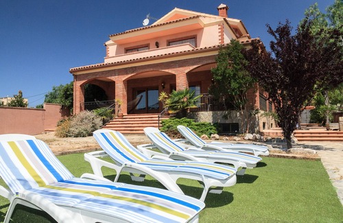 Botarell Villa | UHC VILLA BOTARELL with large garden and private pool