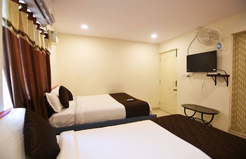 Thoraipakkam Hotel | Ulo R2 Banquet and Room