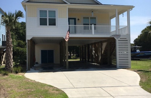 Long Beach House | Ultimate Beach Getaway in Beautiful Home with heated pool option!