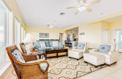 Surfside Beach House | Ultimate | Beachfront | Beach Access | Fenced Yard