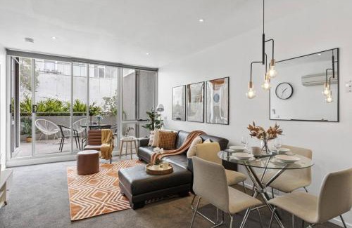 Saint Kilda South Apartment | Ultimate Comfort Gem in St Kilda