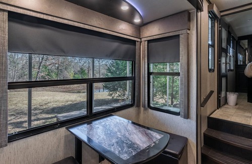 Yantis House | Ultimate Glamping - 42' Grand Design RV Overlooking the Catch and Release Pond