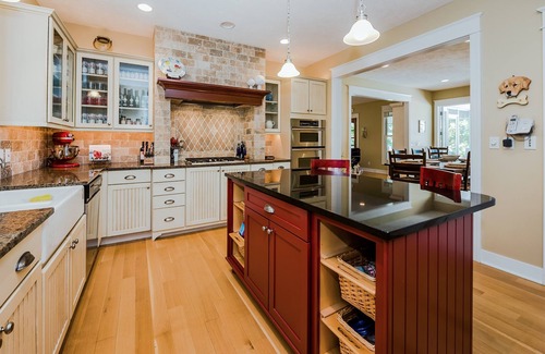 South Haven Cottage | Ultimate Lakefront Retreat with Private beach and Kayak Launch in South Haven!