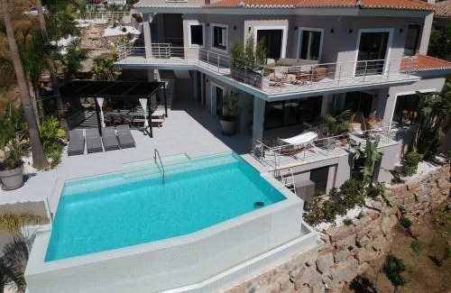 Marbella Villa | ULTIMATE LUXURY DREAM VILLA with 7 BEDROOMS, GYM, SPA and INFINITY POOL