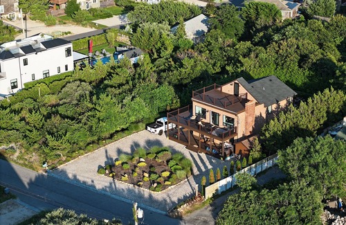 Culloden Shores House | Ultimate Montauk Escape🏖️ 5BR - Heated Pool - HotTub - Rooftop Deck Sunset Views🌅