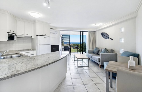 Kings Beach Apartment | ULTIQA Shearwater Resort