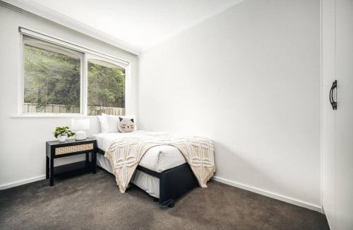 Hughesdale House | Ultra-convenient 2 Bedroom Gem at Chadstone