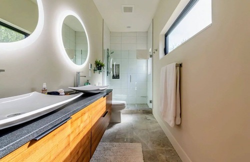 McMinnville House | Ultra Luxurious Green Acres of Hidden Hills!