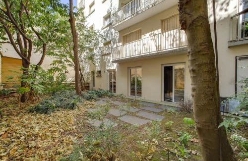 Quartier de l'Ecole-Militaire Apartment | Ultra luxury and garden!