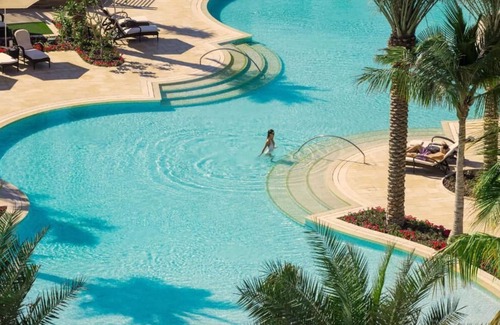 Jumeirah House | Ultra luxury Imperial Suite In Jumeirah Resort By Luxury Bookings