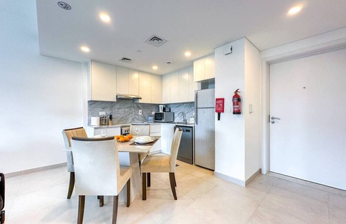 Umm Suqeim 3 Apartment | UltraLuxury Flat Amazing Pool Near to Burj Al Arab