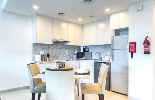 Umm Suqeim 3 Apartment | UltraLuxury Flat Amazing Pool Near to Burj Al Arab