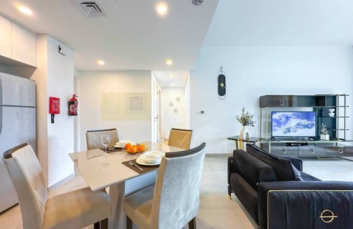 Umm Suqeim 3 Apartment | UltraLuxury Flat Amazing Pool Near to Burj Al Arab