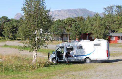Ulvsvag House | Ulvsvåg Gjestgiveri og Fjordcamping AS