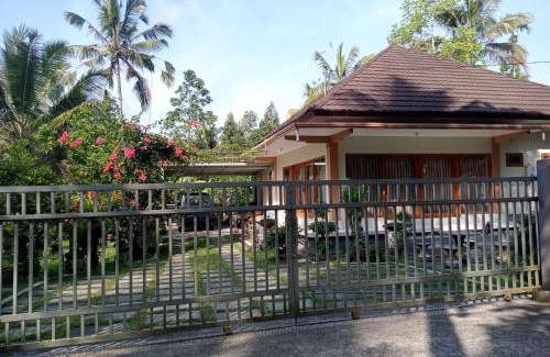 Penebel Apartment | umah kampung bendul