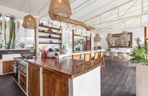 Umalas Villa | Umalas 5BR Bohemian Escape Rice Fields + Yoga & Spa w/12min To Beach