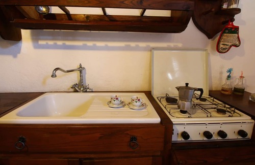 Barattano Apartment | Umbria's Poolside Charm