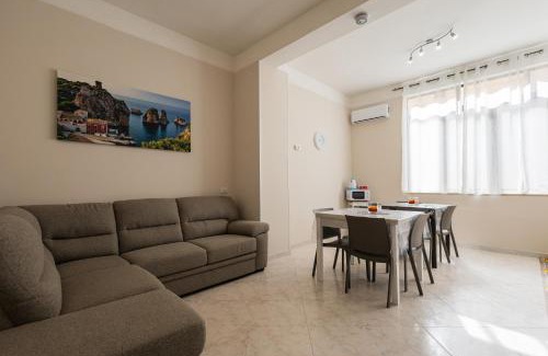 Trapani Apartment | Un Girasole sul Mare - Rooms & Apartment