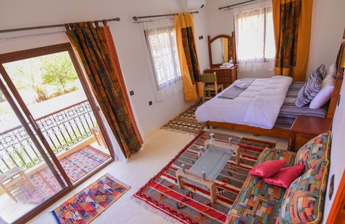 El Bour Other | Un havre of peace. Kasbah with pool. 5 affordable rooms.