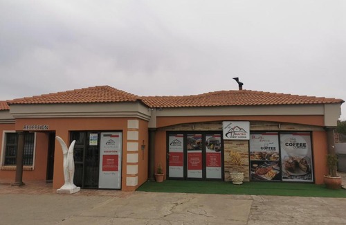 Phuthaditjhaba House | Unathi Guest Lodge