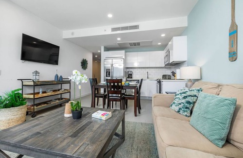 Noord Condo | Unbeatable 2 bedroom beachfront condo!