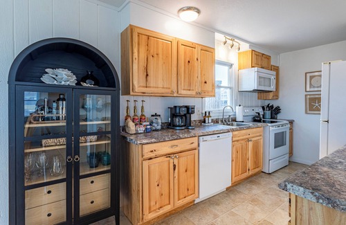 South Nags Head House | Unbelievable Oceanfront Views! w/Hot Tub and Large Deck Space in South Nags Head