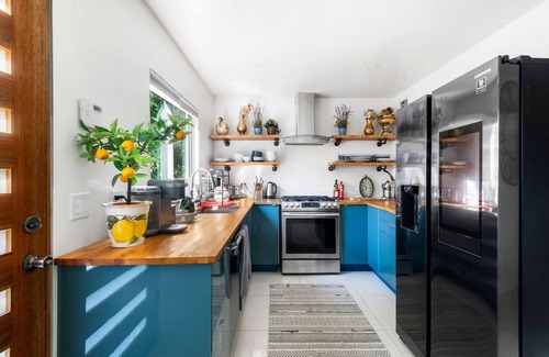 North of Wilshire House | Uncover Hidden Gems in Brentwood