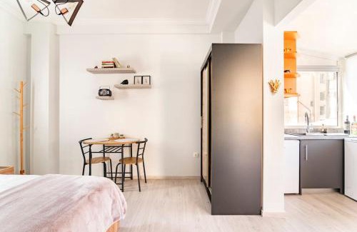 Exarhia Apartment | Under the Hill