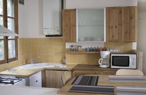 Quartier des Grandes-Carrieres Apartment | Under the roofs of Montmartre, romantic and comfortable- Wifi - Lift