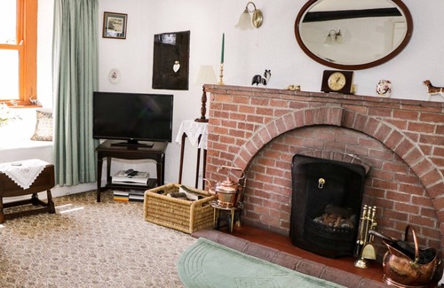 Broughton in Furness Cottage | UNDERCRAGG, pet friendly, with open fire in Broughton-In-Furness