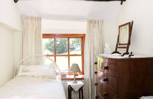 Broughton in Furness Cottage | UNDERCRAGG, pet friendly, with open fire in Broughton-In-Furness