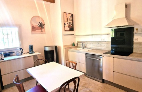 Mazan House | Une Pause en Provence, near Avignon, spacious