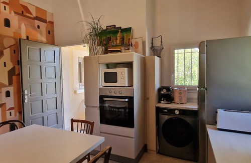 Mazan House | Une Pause en Provence, near Avignon, spacious