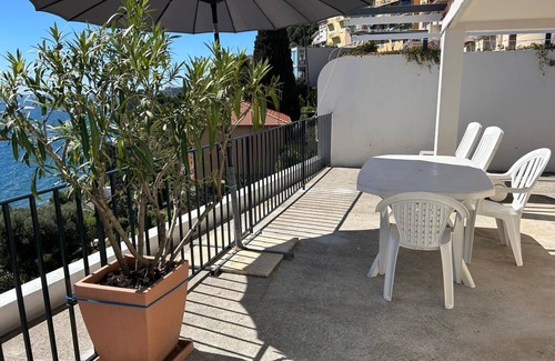 French Riviera Condo | UNE Terrasse SUR LA Mera 10 mn à Pied de la mer et Très Calme