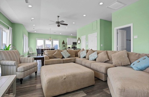 Village of Stump Sound House | Unforgettable vacation offering 20% discount. Beach, Elevator, Pool, Pet friendly