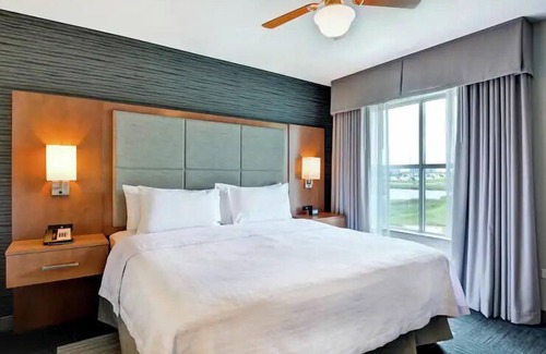 McNeil Hotel | Unforgettable Resort Experiences Await:3 Units w/Free Parking,Full Kitchen,Pool