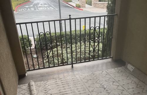 Newport Beach Condo | Unfurnished Townhome 2b2ba Central Location Newport Beach