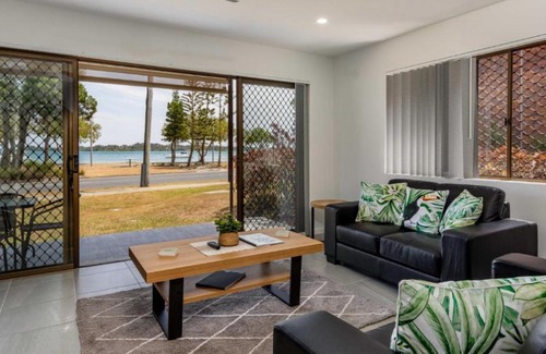 Bongaree House | Uninterruped Waterviews