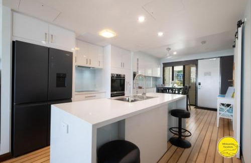 Airlie Beach Apartment | Uninterrupted Marina Viiews at Port of AIrlie