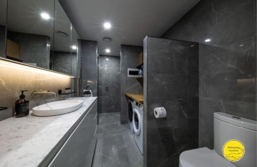 Airlie Beach Apartment | Uninterrupted Marina Viiews at Port of AIrlie