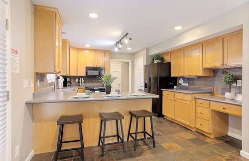 Midvale House | Union Cove 3-Plex in Salt Lake with Hot Tub