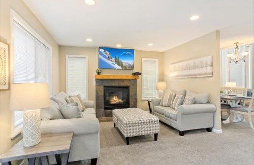 Midvale House | Union Cove 3-Plex in Salt Lake with Hot Tub