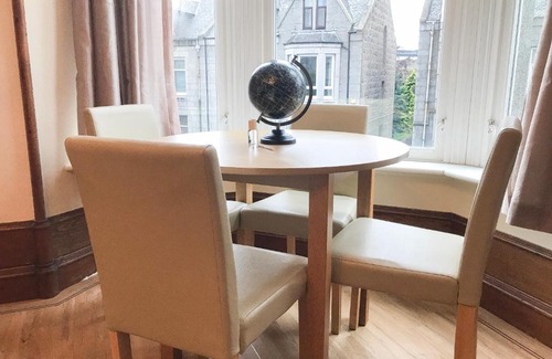Aberdeen West End Apartment | Union Grove Apartment, City Centre (AB10)