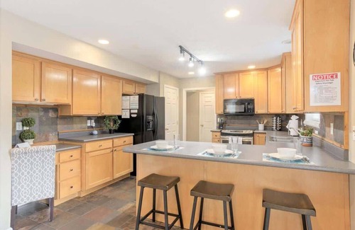 Midvale House | Union Pines in Salt Lake with Hot Tub and Deck