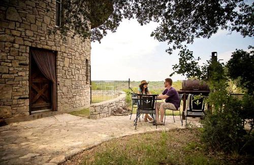 Eldorado House | Unique 360-Degree Views of Texas Hill Country at Circular Stone Cottage Rental