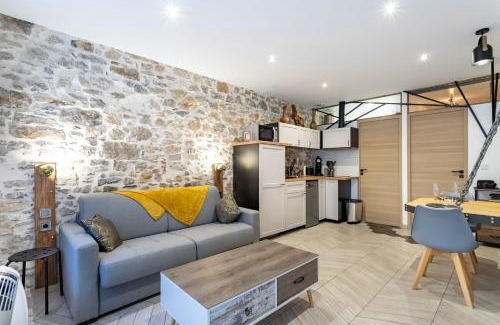 Hyeres City Centre Apartment | Unique and stylish AC studio downtown - Dodo et Tartine