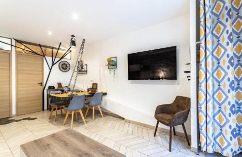 Hyeres City Centre Apartment | Unique and stylish AC studio downtown - Dodo et Tartine
